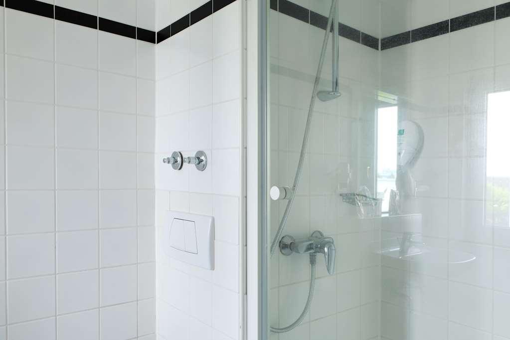 Готель Tryp By Wyndham Bremen Airport Екстер'єр фото