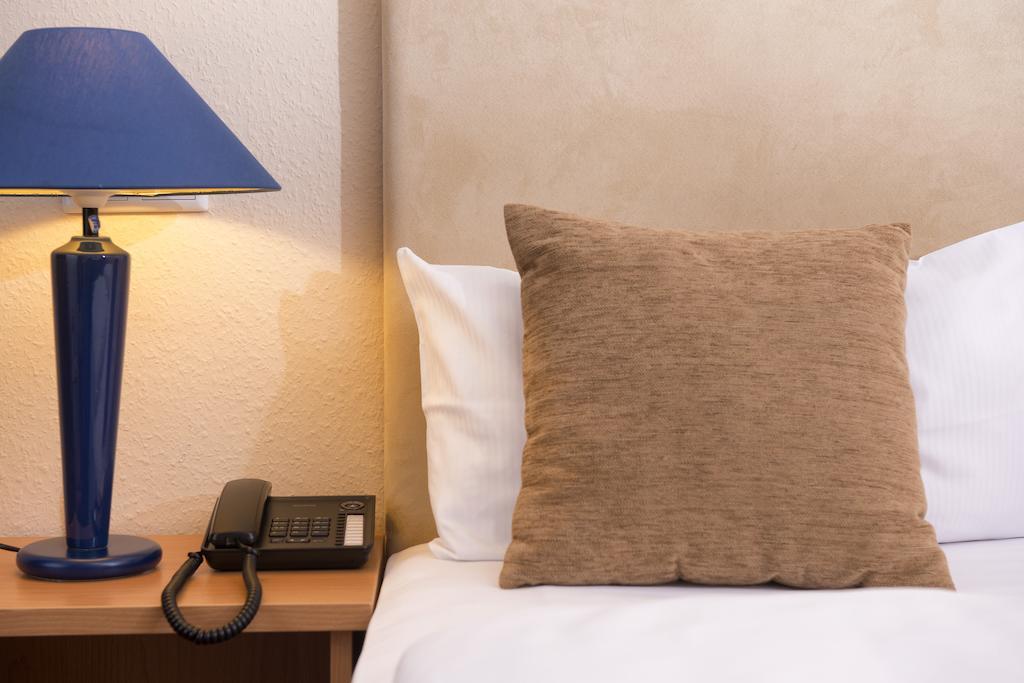 Готель Tryp By Wyndham Bremen Airport Номер фото