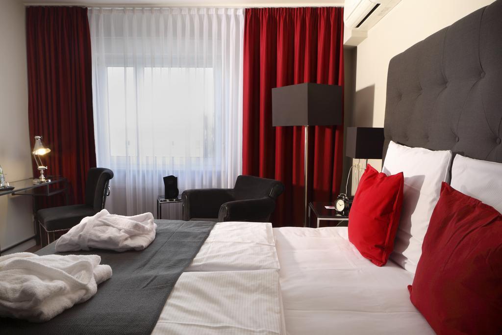 Готель Tryp By Wyndham Bremen Airport Номер фото